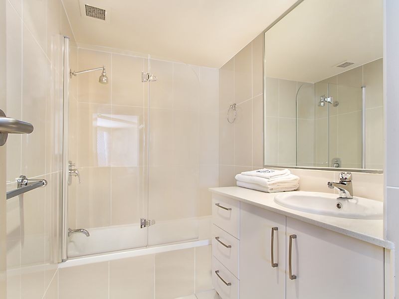 1B THE ROCKS RESORT, Currumbin QLD 4223