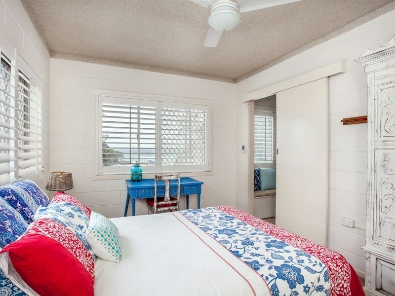 1/738 Pacific Parade, Currumbin QLD 4223