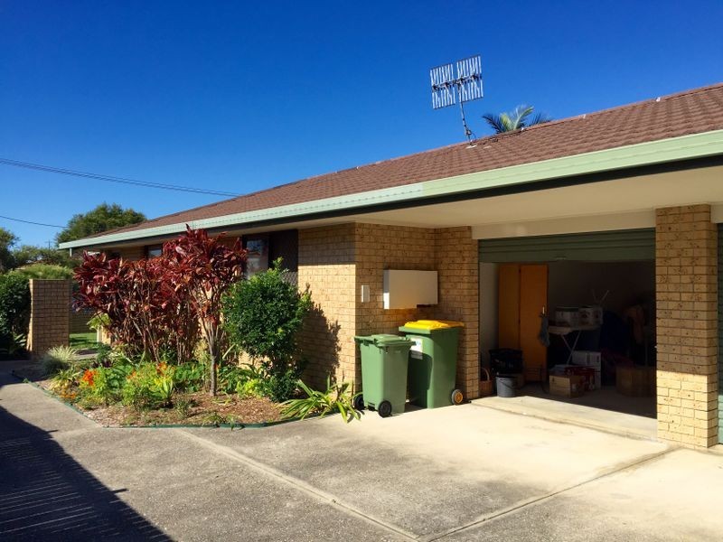 1/4 Chaffey Street, Tugun QLD 4224