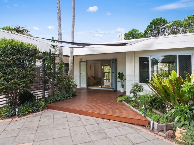 102 Illawarra Crescent, Tugun QLD 4224