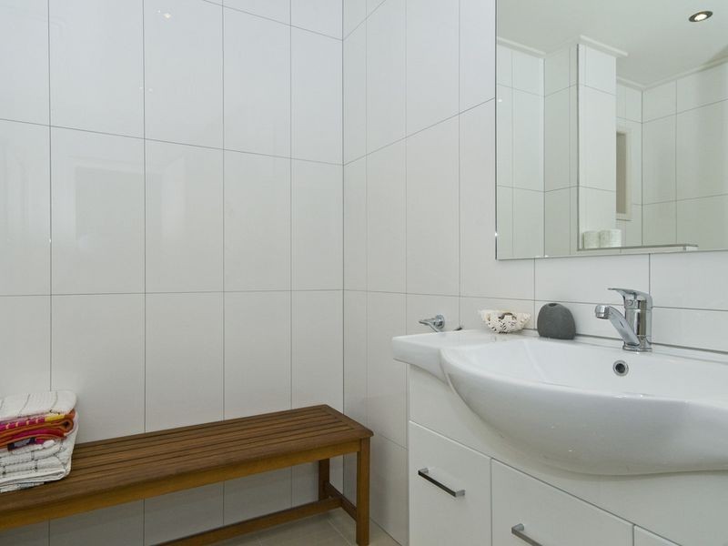 2/712 Pacific Parade, Currumbin QLD 4223