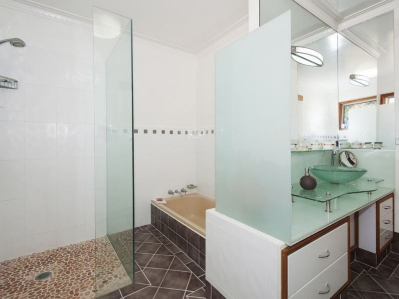 6 Domain Road, Currumbin QLD 4223