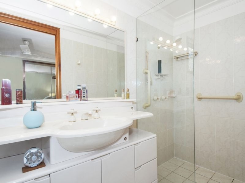 6 Domain Road, Currumbin QLD 4223