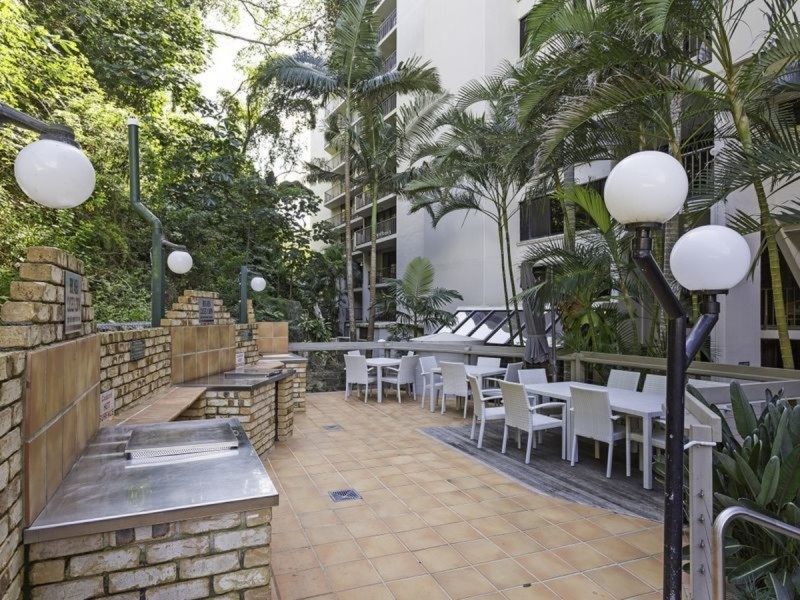 3B/828 Pacific Parade, Currumbin QLD 4223