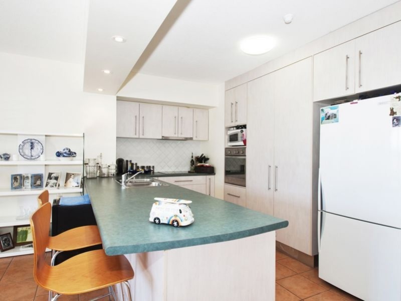 2i/828 Pacific Parade, Currumbin QLD 4223