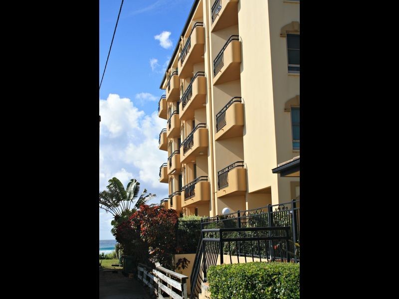 5/305 Golden Four Drive, Bilinga QLD 4225