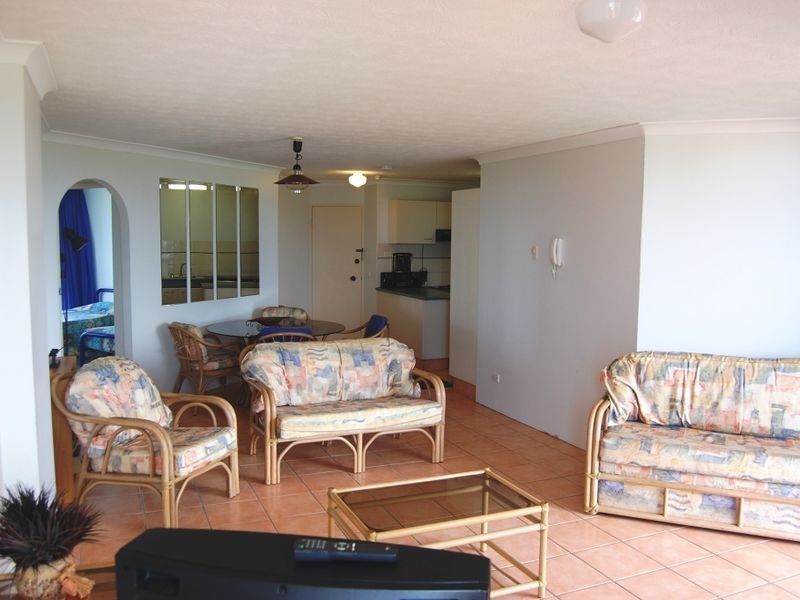 8/134 Pacific Parade, Bilinga QLD 4225