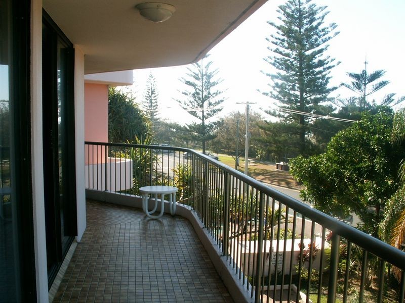 8/134 Pacific Parade, Bilinga QLD 4225