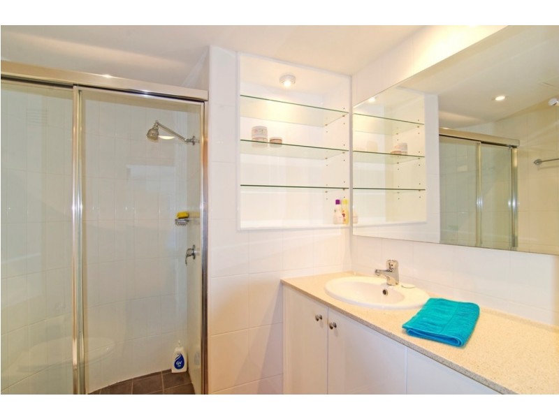 8J/828 Pacific Parade, Currumbin QLD 4223
