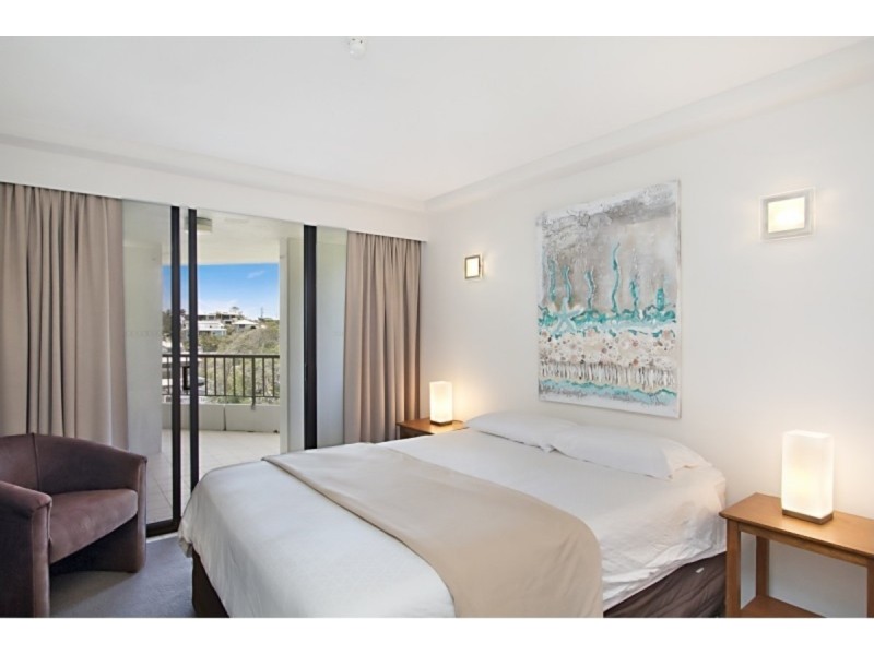 8J/828 Pacific Parade, Currumbin QLD 4223