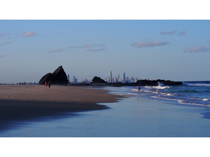 8J/828 Pacific Parade, Currumbin QLD 4223