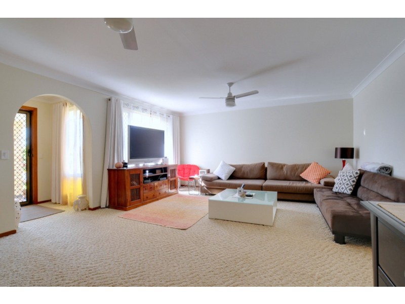 10 Mahogany Drive, Palm Beach QLD 4221