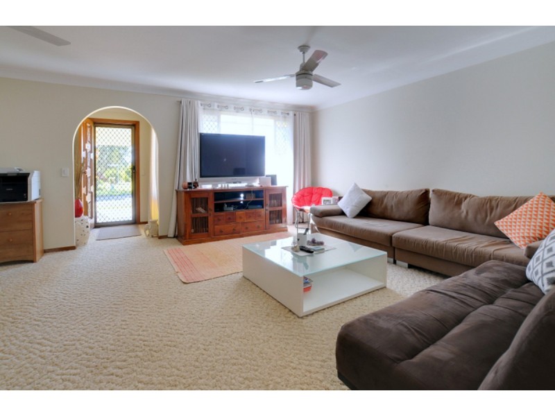 10 Mahogany Drive, Palm Beach QLD 4221