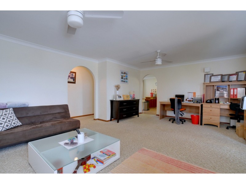 10 Mahogany Drive, Palm Beach QLD 4221