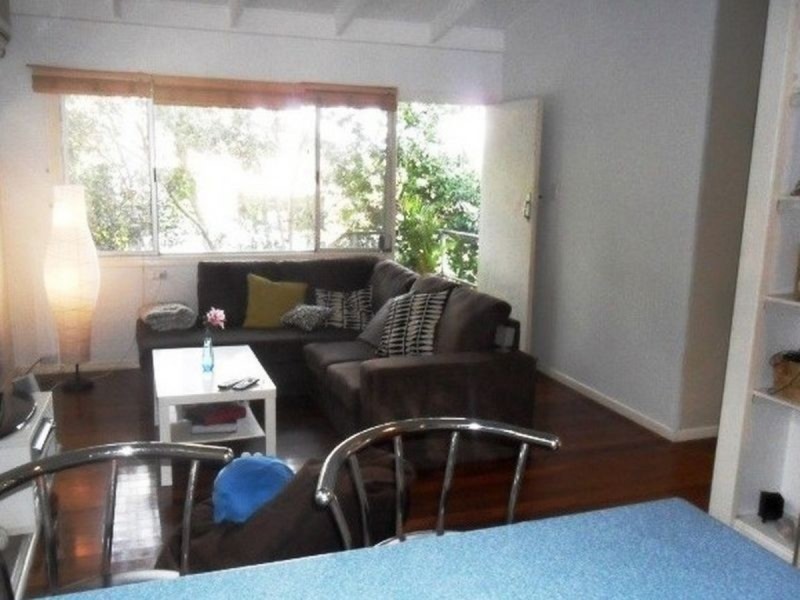 2/8 Westview Road, Currumbin QLD 4223