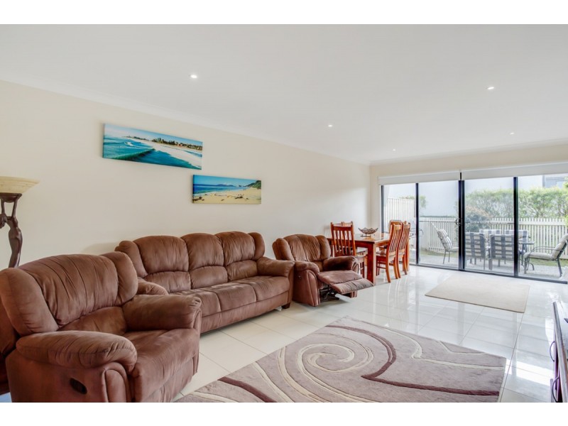 60/2 Inland Drive, Tugun QLD 4224