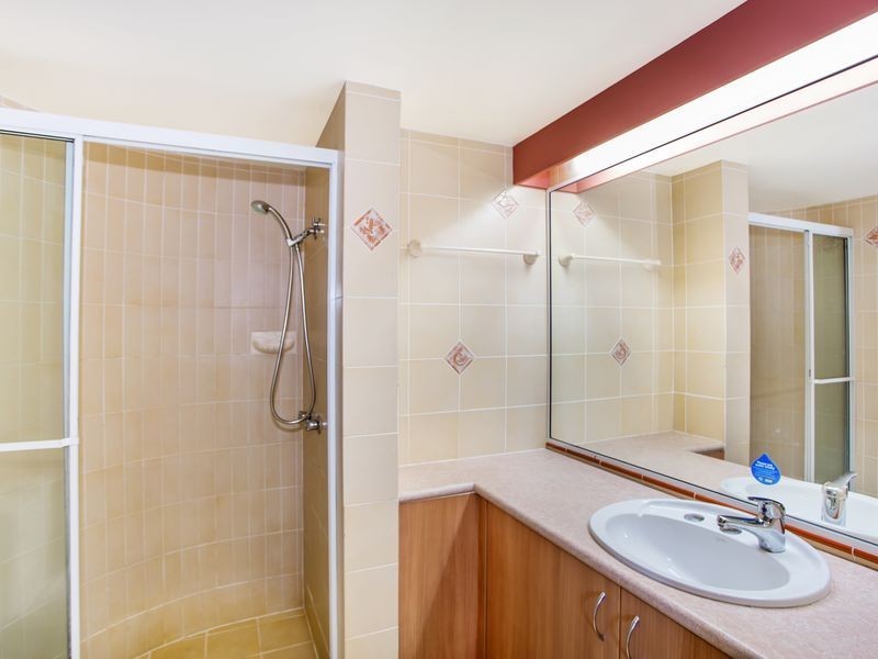 9J/828 Pacific Parade, Currumbin QLD 4223