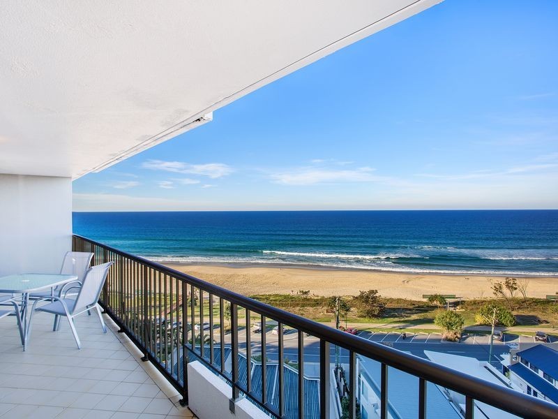 9J/828 Pacific Parade, Currumbin QLD 4223