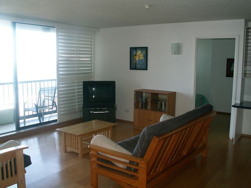 11E/828 Pacific Parade, Currumbin QLD 4223