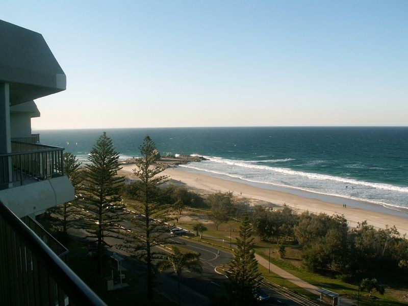 11E/828 Pacific Parade, Currumbin QLD 4223