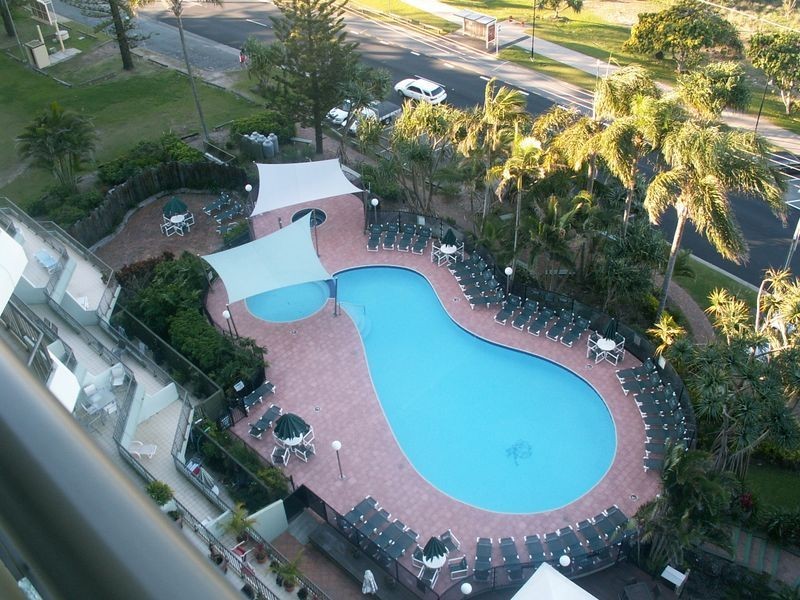 11E/828 Pacific Parade, Currumbin QLD 4223