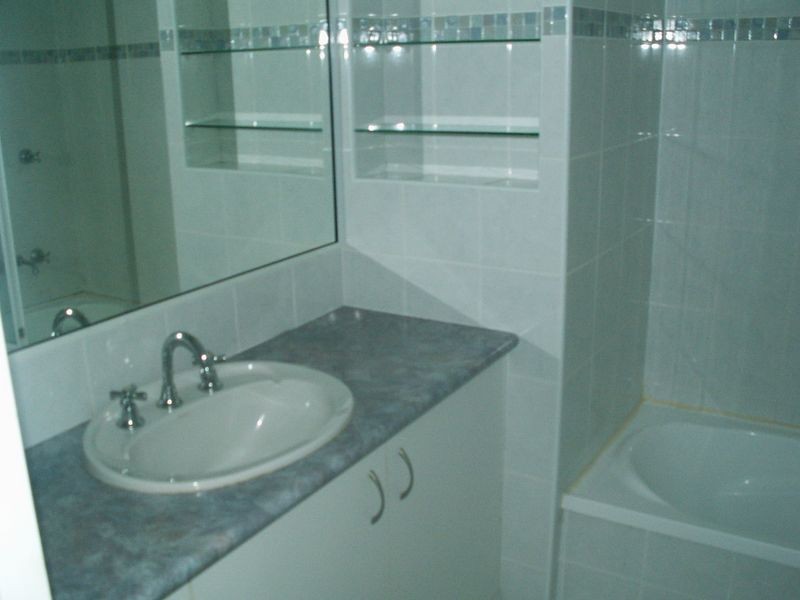 11E/828 Pacific Parade, Currumbin QLD 4223