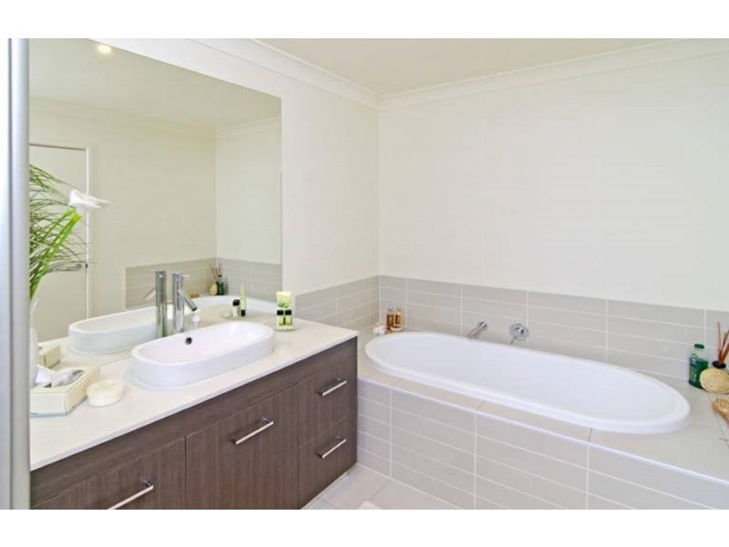 24/2 Inland Drive, Tugun QLD 4224