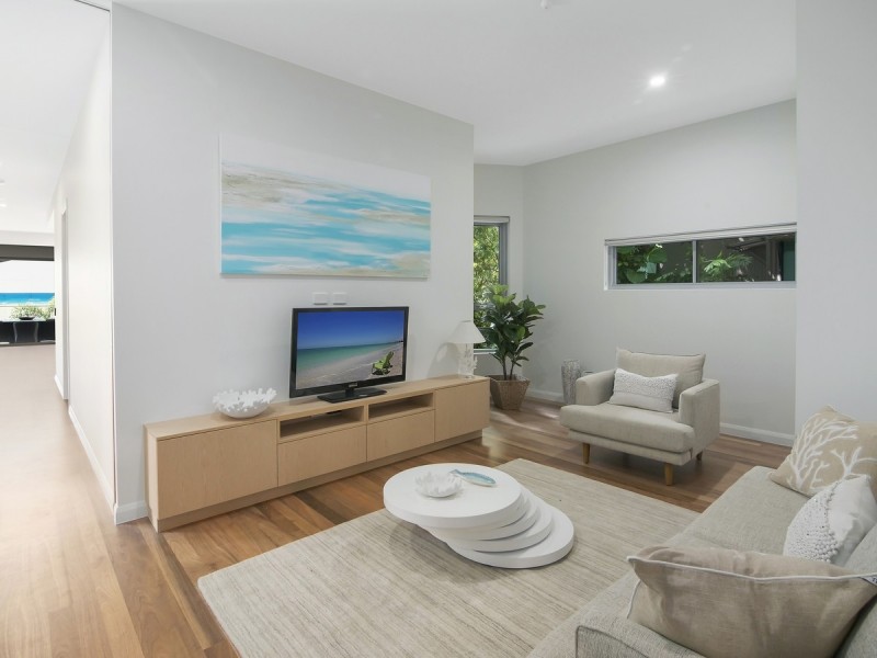 1/810 Pacific Parade, Currumbin QLD 4223