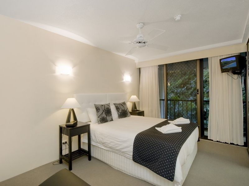 2C/828 Pacific Parade, Currumbin QLD 4223