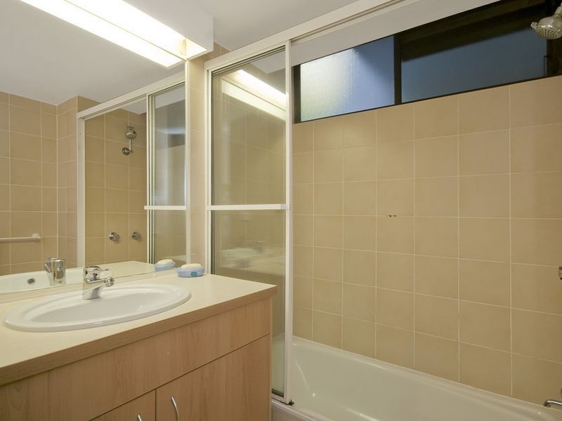 2C/828 Pacific Parade, Currumbin QLD 4223