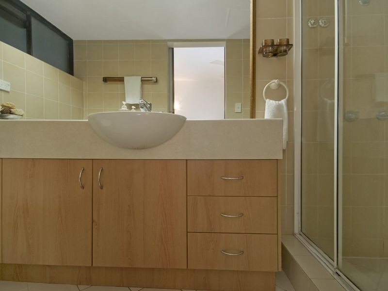 2C/828 Pacific Parade, Currumbin QLD 4223