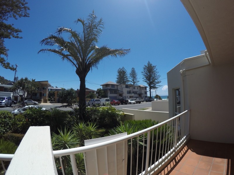 2/6 Tomewin Street, Currumbin QLD 4223