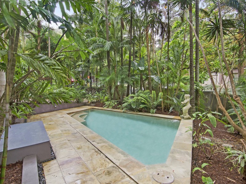 6 Fernleigh Court, Currumbin QLD 4223