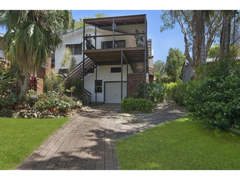 16 Regent Street, Currumbin QLD 4223