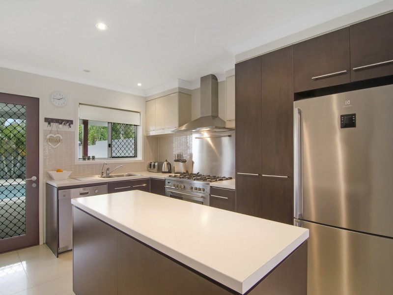 8 Lesley Avenue, Miami QLD 4220