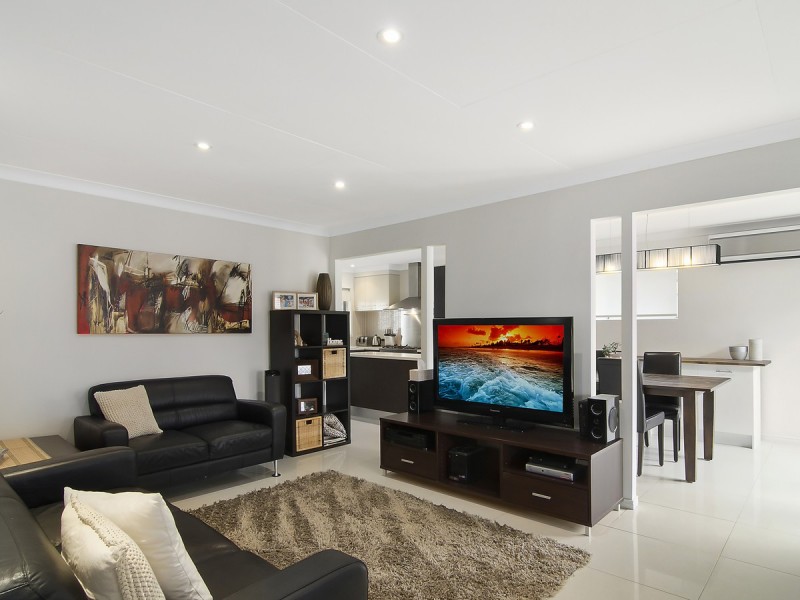 8 Lesley Avenue, Miami QLD 4220