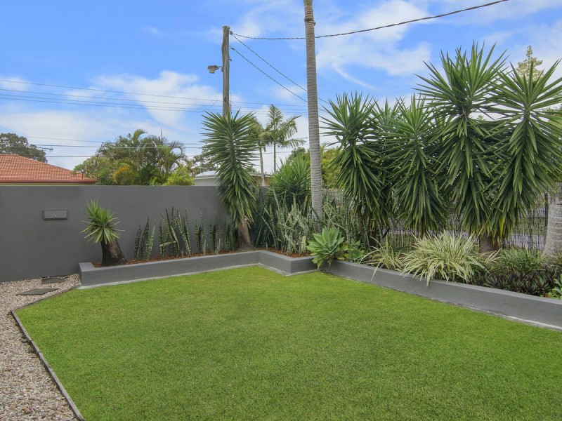 8 Lesley Avenue, Miami QLD 4220