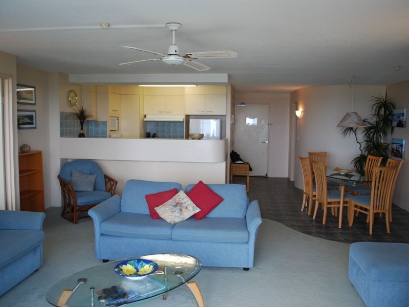 4E/828 Pacific Parade, Currumbin QLD 4223