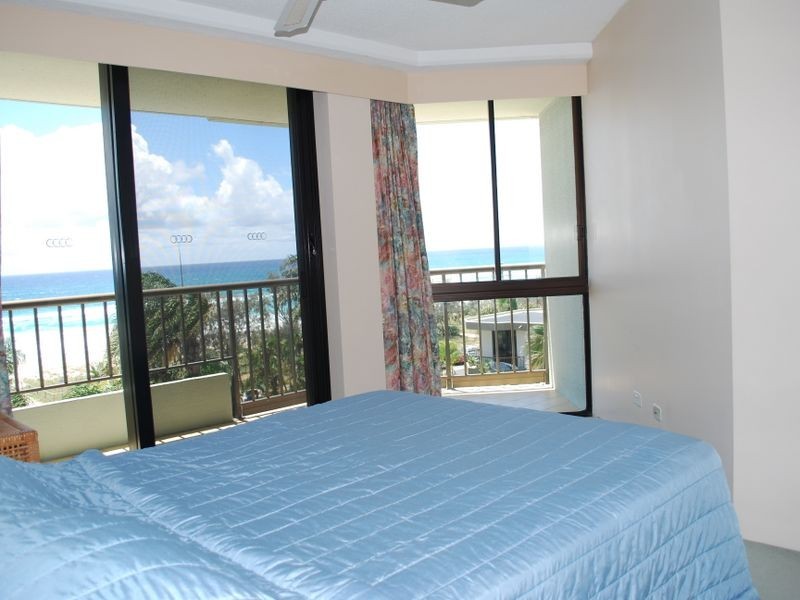 4E/828 Pacific Parade, Currumbin QLD 4223