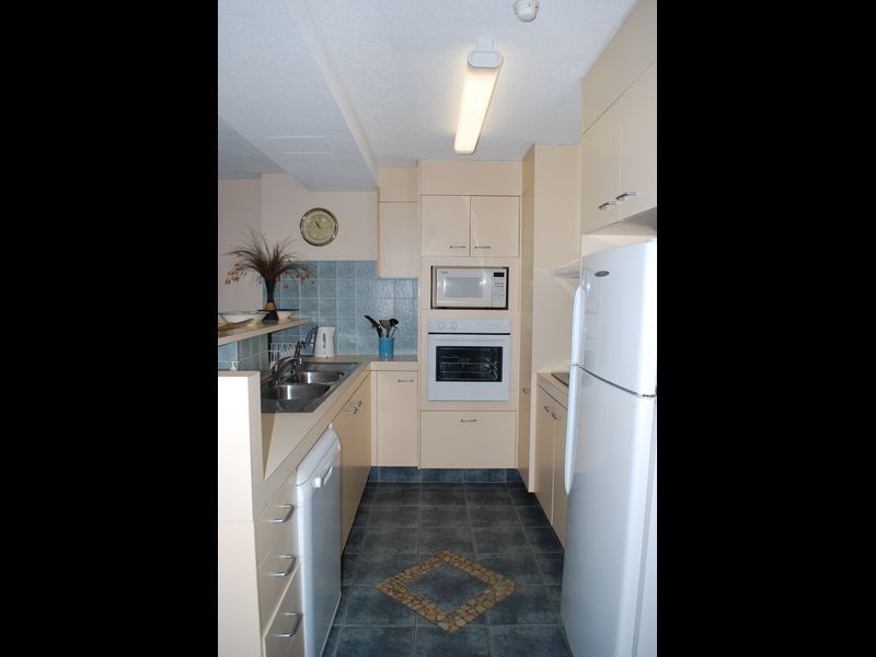 4E/828 Pacific Parade, Currumbin QLD 4223