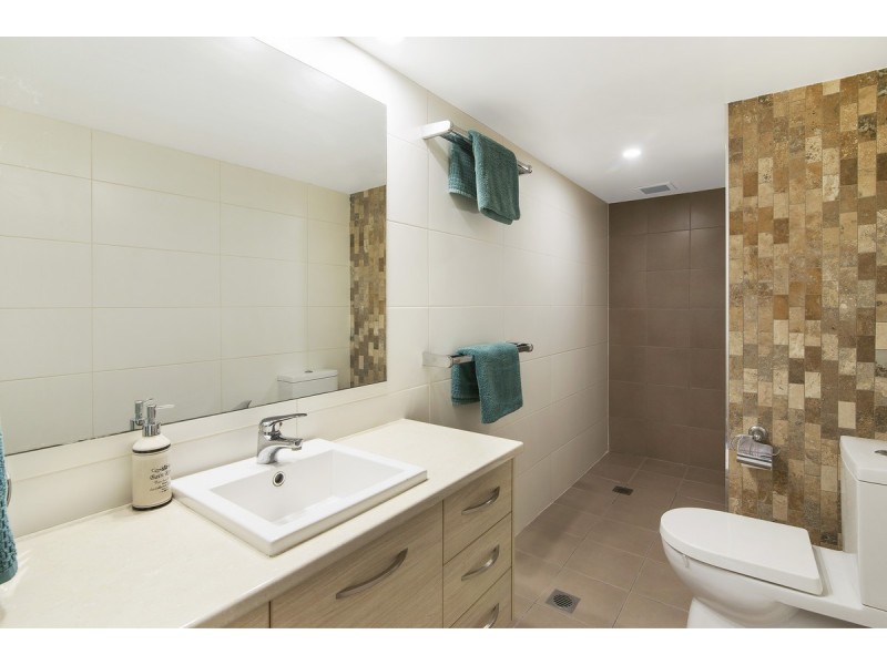 1i/828 Pacific Parade, Currumbin QLD 4223