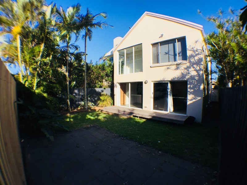2/5 Wagawn Street, Tugun QLD 4224