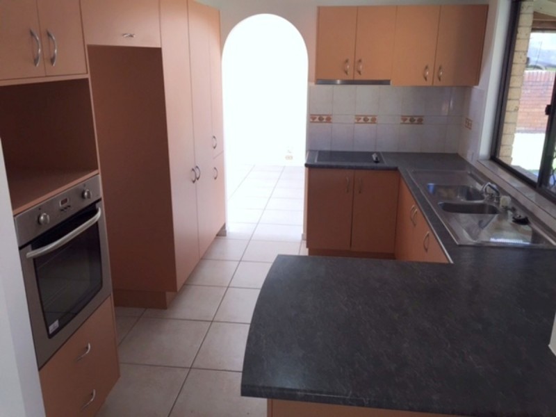 4 Clives Circuit, Currumbin Waters QLD 4223