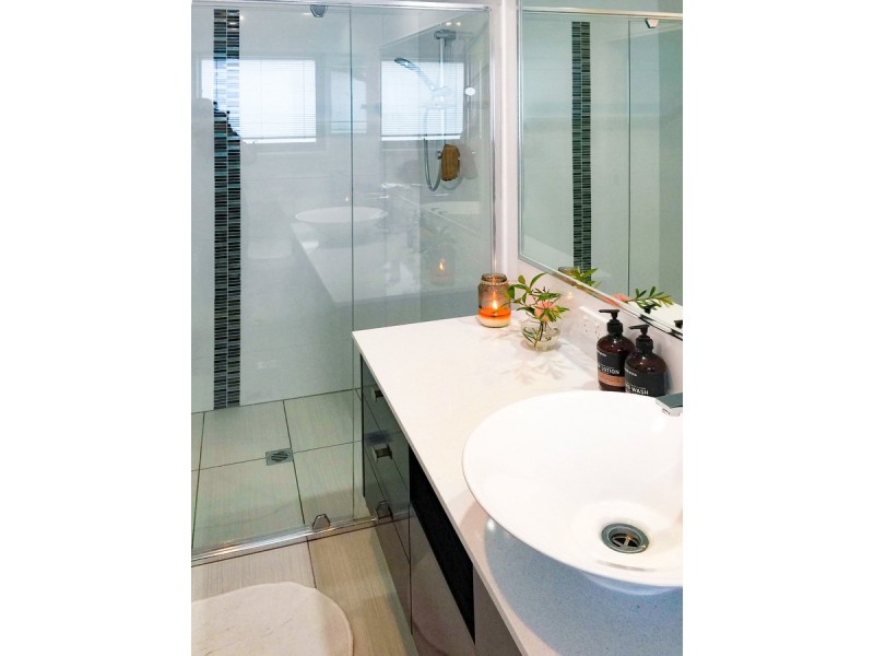 2/19 Rees Court, Elanora QLD 4221