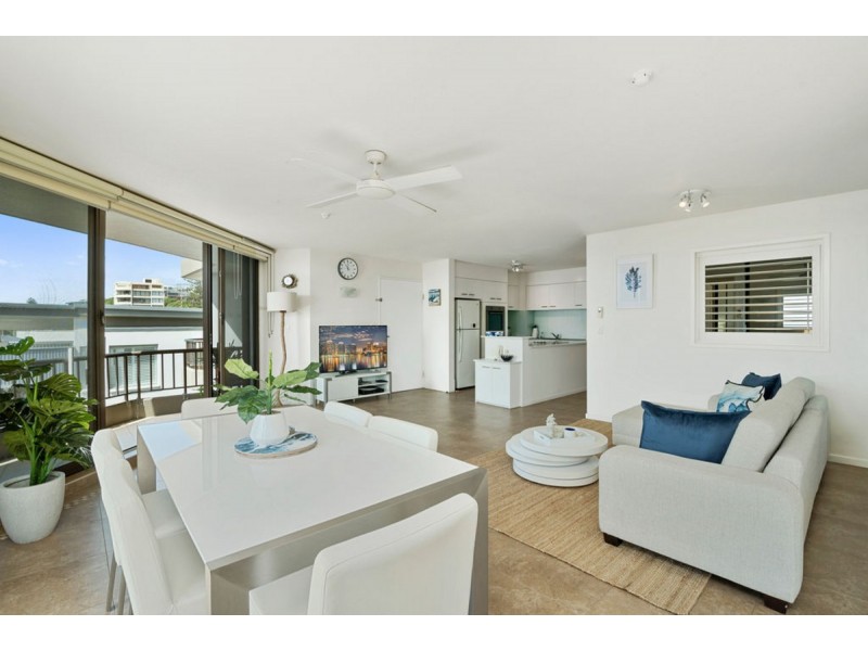 W5/828 Pacific Parade, Currumbin QLD 4223