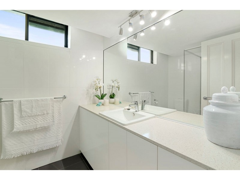 W5/828 Pacific Parade, Currumbin QLD 4223