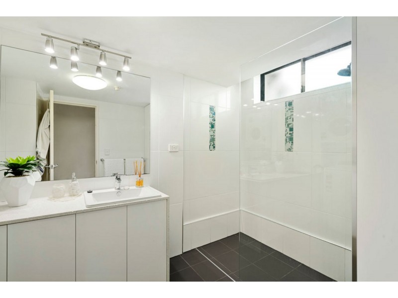 W5/828 Pacific Parade, Currumbin QLD 4223