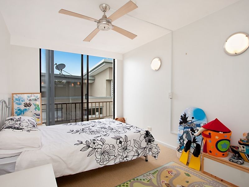 W6/828 PACIFIC PARADE, Currumbin QLD 4223