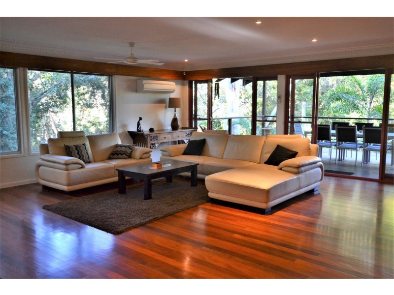 9 Chambers Lane, Currumbin QLD 4223