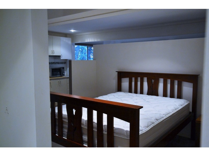 9 Chambers Lane, Currumbin QLD 4223